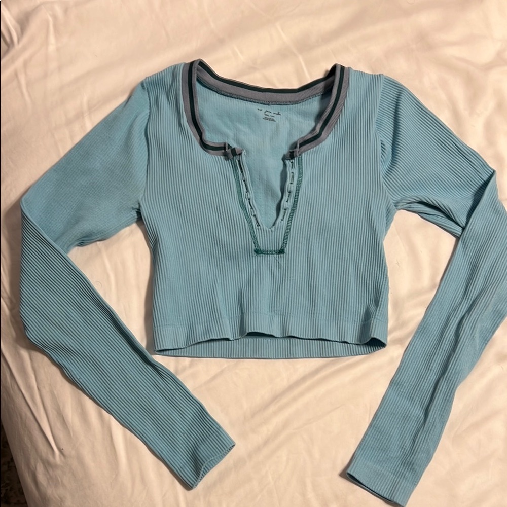 Women's Blue Long Sleeve Ribbed Crop Top - Urban Outfitters